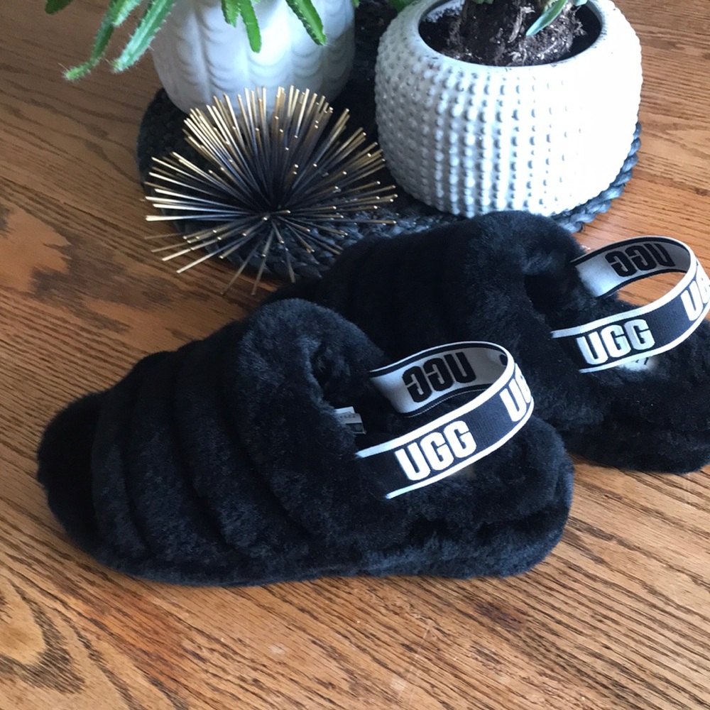 NWOT UGG Fluff Yeah black plush slides🖤
